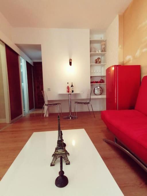 Studio Paris Apartment เอสเตโปนา ภายนอก รูปภาพ