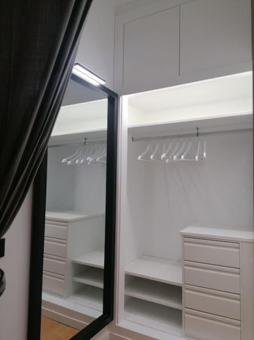 Studio Paris Apartment เอสเตโปนา ภายนอก รูปภาพ