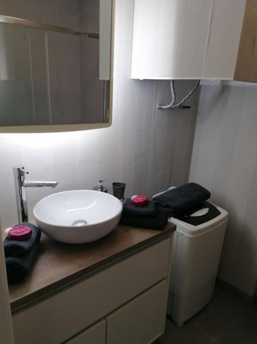 Studio Paris Apartment เอสเตโปนา ภายนอก รูปภาพ